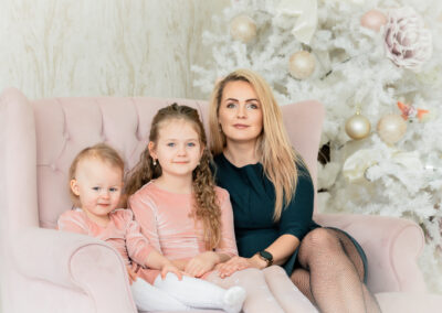 Maarja ja tüdrukud stuudios
